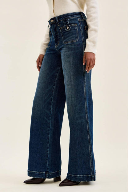 Lexi Retro Wide w/ Front Tab Closure
