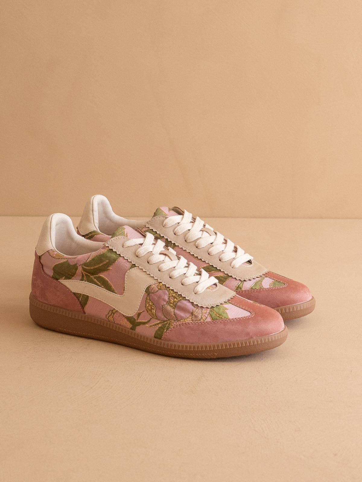 Kyla Sneakers